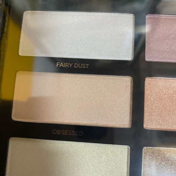 9 shade Highlights palette and brush - Picture 10 of 10